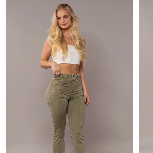 Fitjeans - Pastel Flared khaki (Like New) - Picture 2 of 11